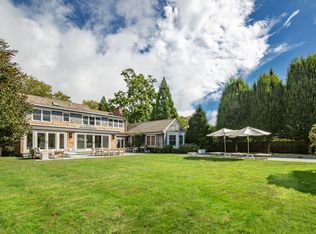 84 Anns Ln, Southampton, NY 11968