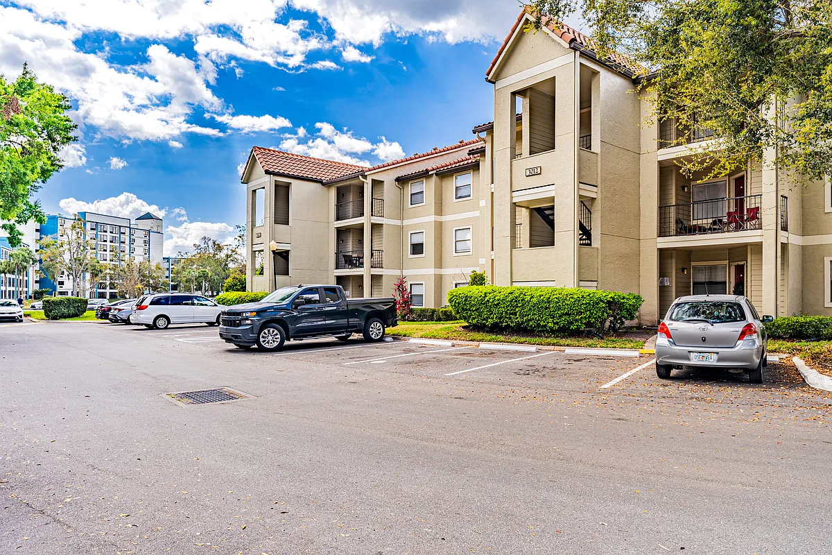 Building Photo - 3012 Parkway Blvd #307