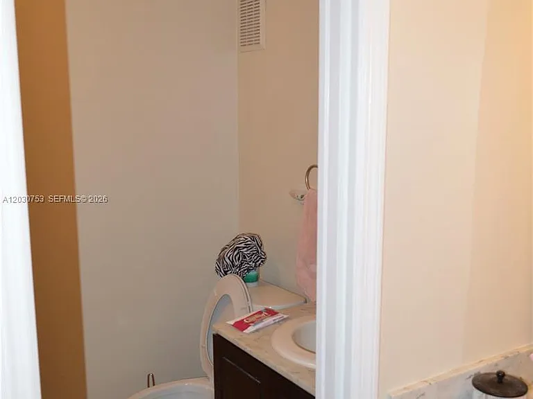 3932 Estepona Ave #7D5 — Photo 18