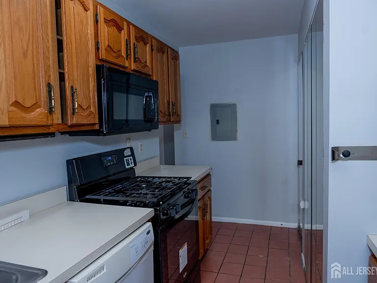 2162 Ash Ct — Photo 6