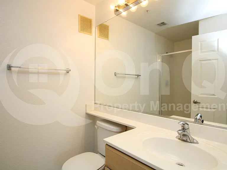 420 W 1st St #222 — Photo 13