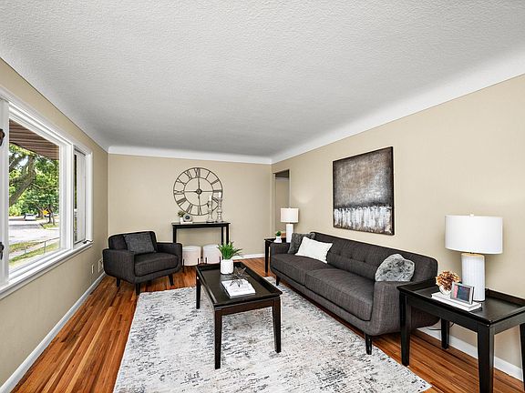 2nd image of 1418 Mechanic Ave