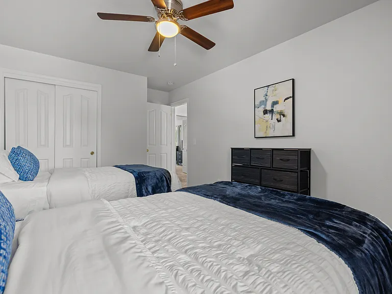 1528 E Falconrim Ct — Photo 58