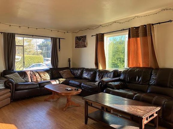3rd image of 232 Ramona Dr