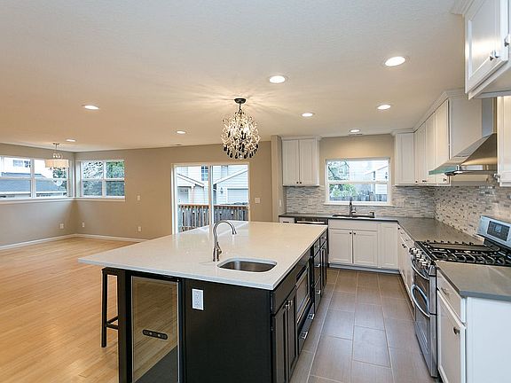 5th image of 875 SE 39th Ct