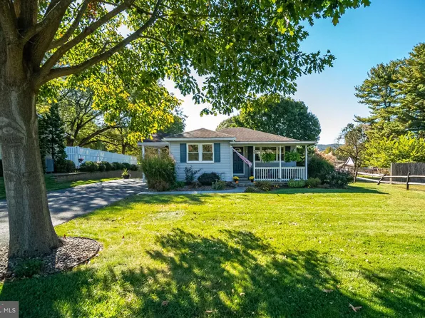 40 E College Ave, Wernersville, PA 19565