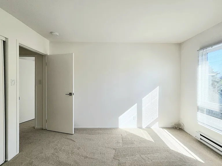 902 Peninsula Ave #405 — Photo 28