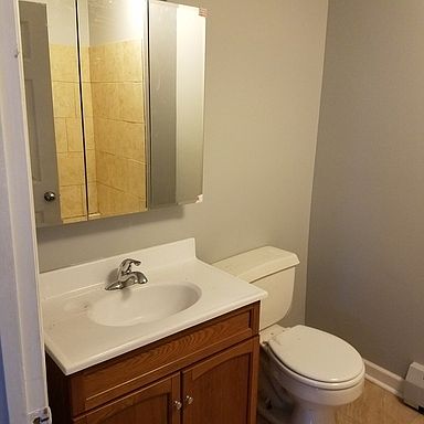 4th image of 204 Main St APT 103