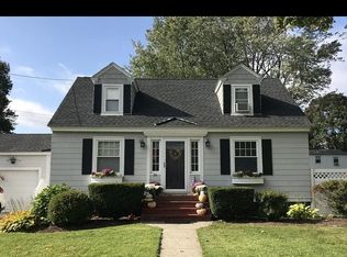 20 Walnut Ave, North Andover, MA 01845
