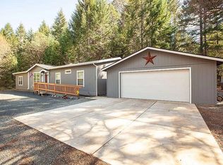 457 Stage Stop Dr, Cave Junction, OR 97523