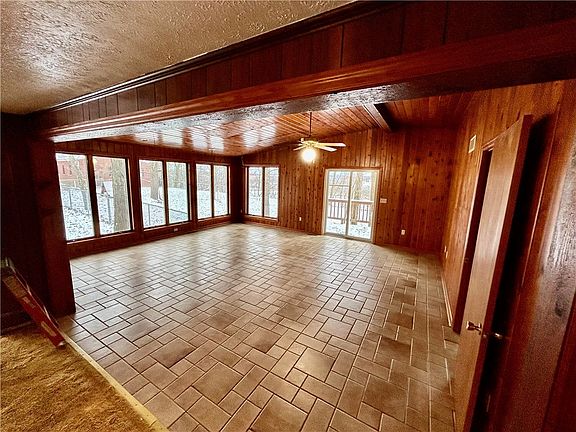 5th image of 40 Marie Ln