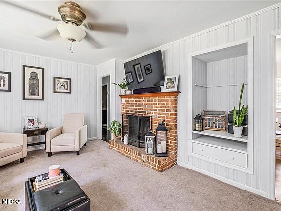 4th image of 794 Winchester Cir