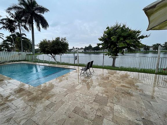 2nd image of 3272 SW 51st St