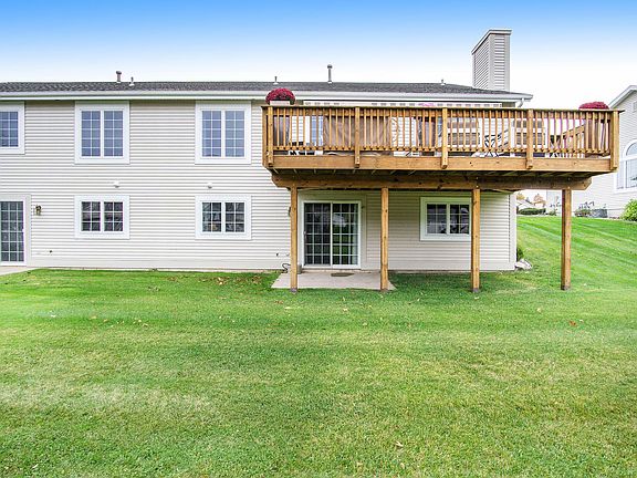 4th image of 3685 Fairway Dr #6