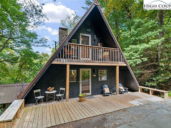 4th image of 179 Rhododendron Drive
