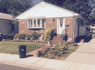 33 Felton Ave, Valley Stream, NY 11580
