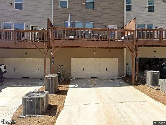 Three Level Townhouse in Roswell — Photo 4