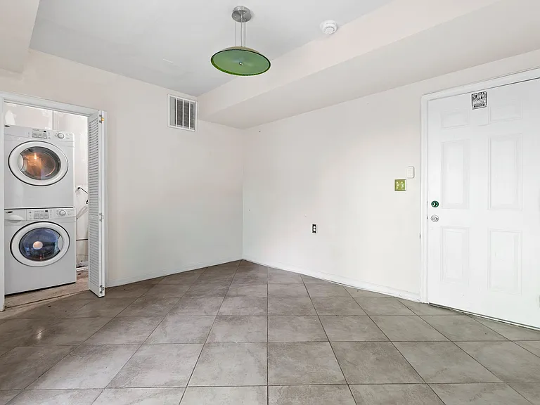 9 Tompkins St — Photo 12