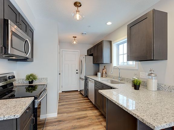 5th image of 25870 Oriole St