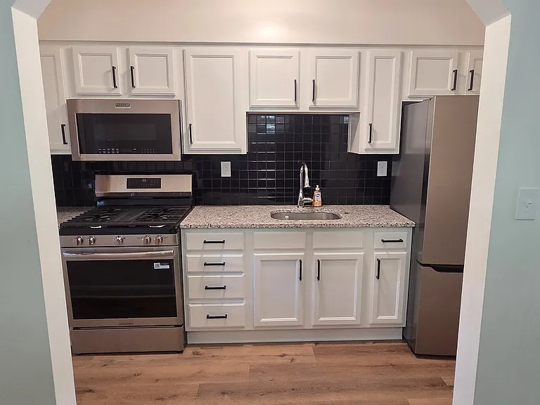 335 N Grantley St — Photo 11