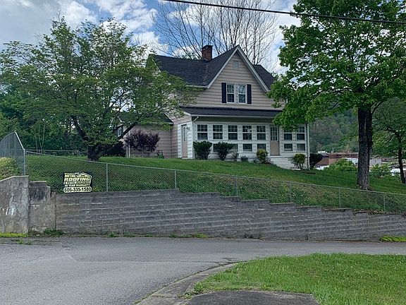3rd image of 102 Cowan St