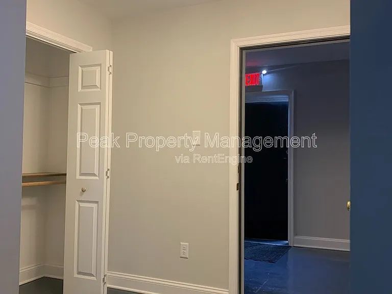 220 E Marshall St #A — Photo 14