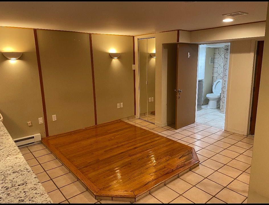 1st image of 9837 Frankford Ave