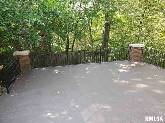 4th image of 3017 N Knoxville Ave
