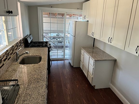 5th image of 30977 Carroll Ave #1