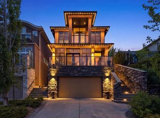 3610 S 8th Ave NW, Calgary, AB T2N 1C9