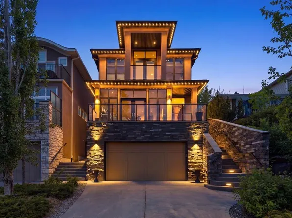 3610 S 8th Ave NW, Calgary, AB T2N 1C9