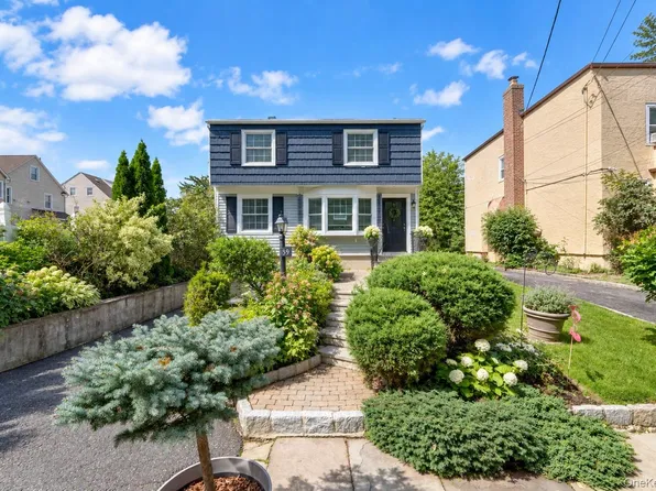 39 Saint Joseph Street, New Rochelle, NY 10805