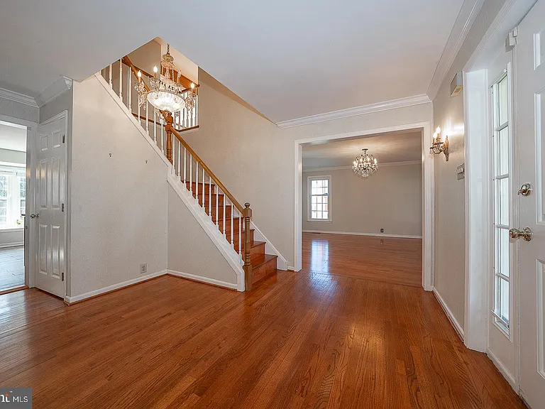 1099 Armstrong Ct — Photo 13