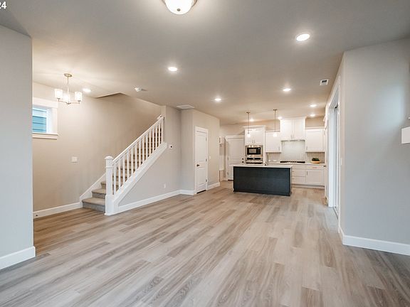 5th image of 3860 SE 83rd Ave