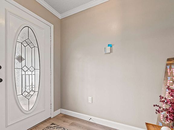 3rd image of 10265 Riverwood Dr