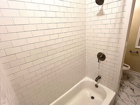 5th image of 2340 7th Ave #23