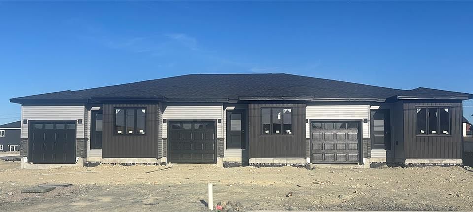 1st image of 21 Tulip Ridge Boulevard