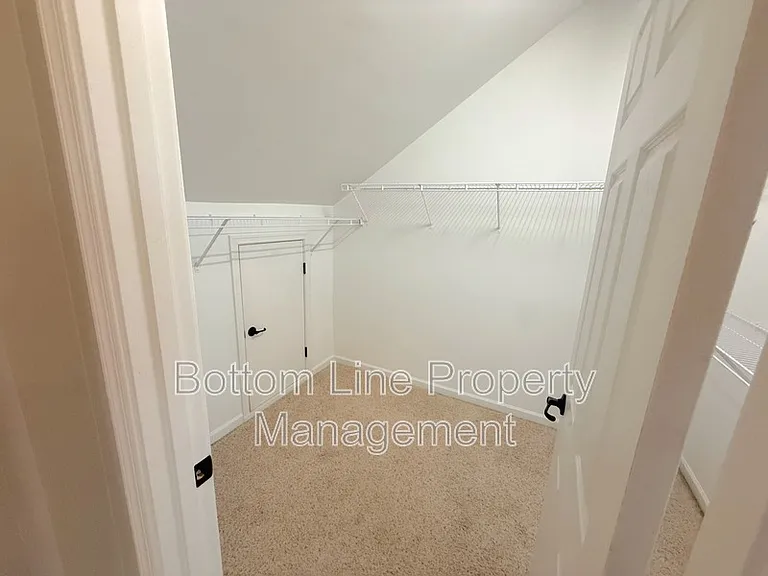 15007 Skypark Dr — Photo 32