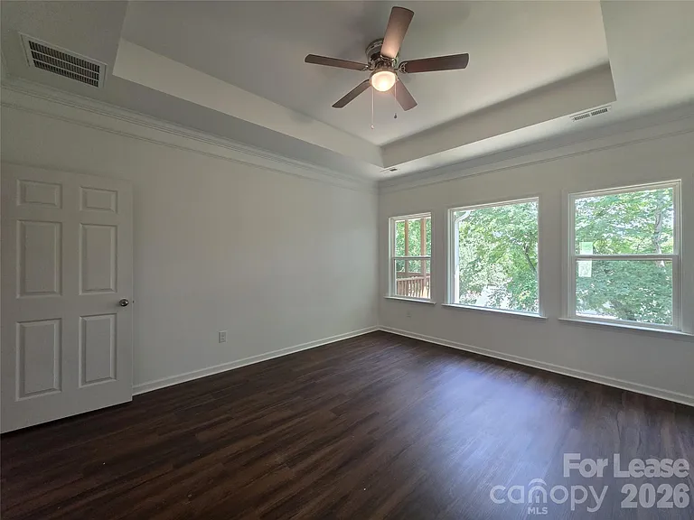 595 Foxwood Dr SE — Photo 10