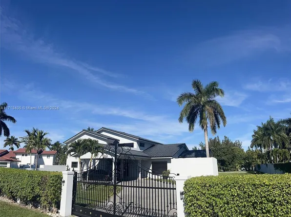 10355 NW 133rd St, Hialeah Gardens, FL 33018