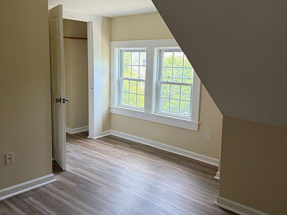 4th image of 154 Oak Grove Ave Floor 2