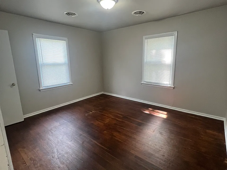 220 N Ivy Ave