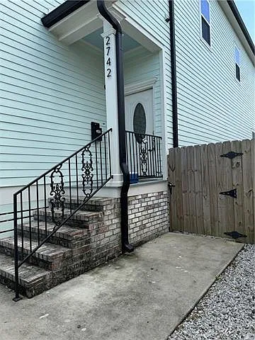 3 bed, 3.0 bath, 1359 sqft, $2,150 — Photo 2