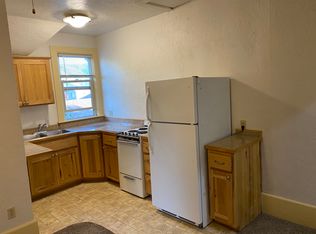 302 NE D St #4, Grants Pass, OR 97526