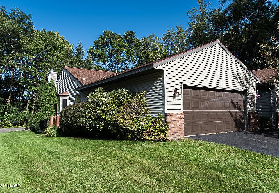 1st image of 1302 Creekview Dr #13
