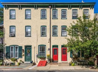 81 S Main St, Lambertville City, NJ 08530