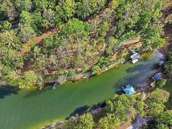 3rd image of 853 Juniper Rd