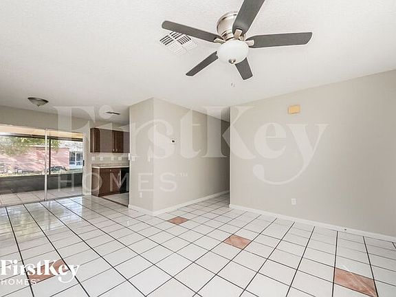 4th image of 558 Koala Dr