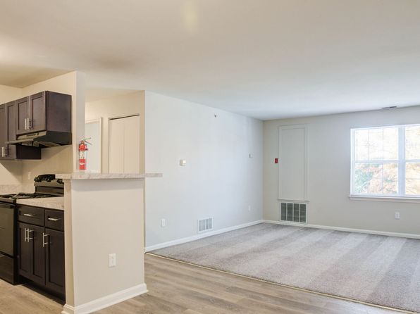 200 Vinings Way #303