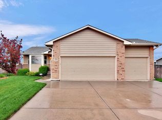 2304 E Spring Hill Dr, Goddard, KS 67052